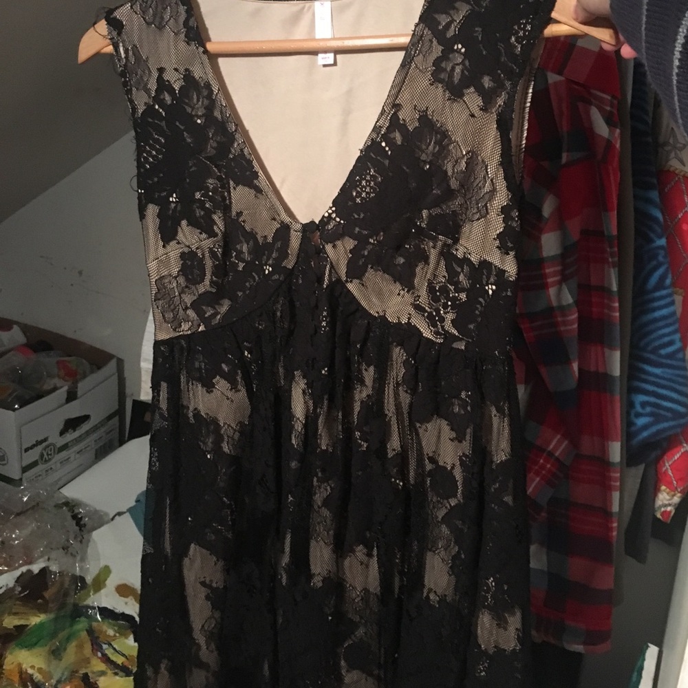 Short sleeved Lacey black dress