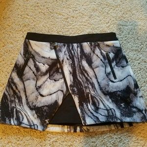 Never worn scuba material skirt new!!