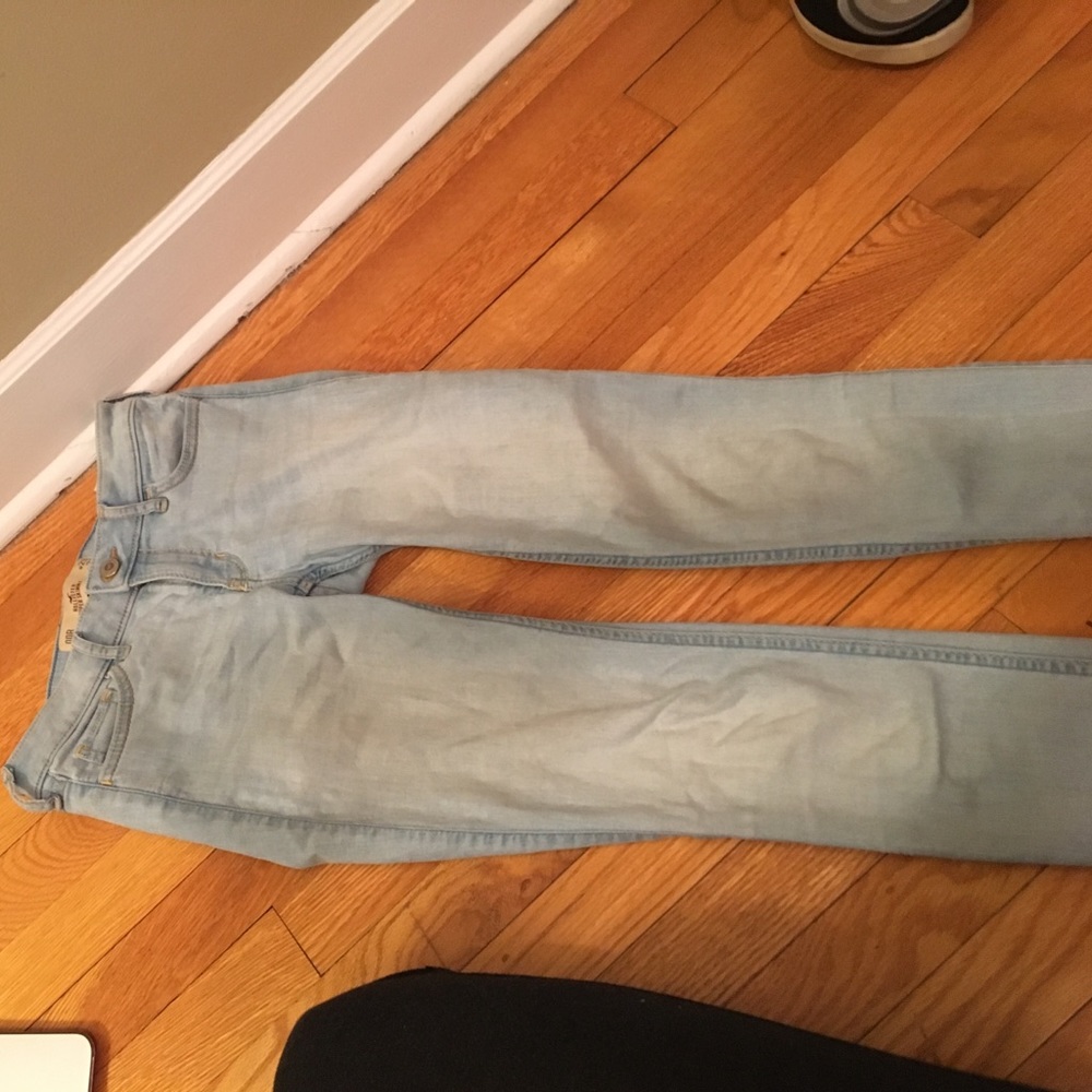 Women's super skinny light wash jeans!!!