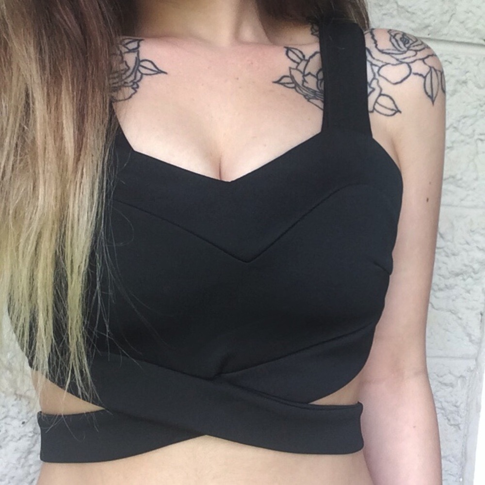 Black strappy crop top
