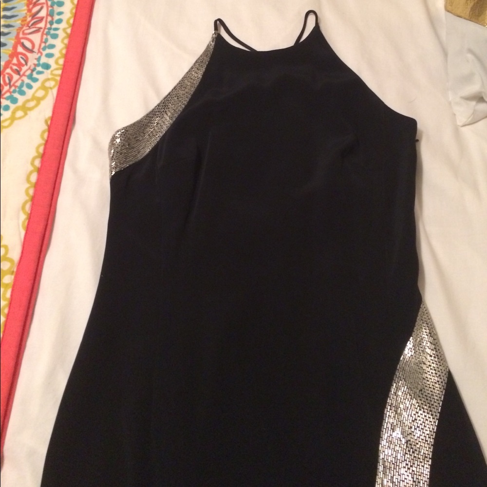 Dress - Picture 3 of 6