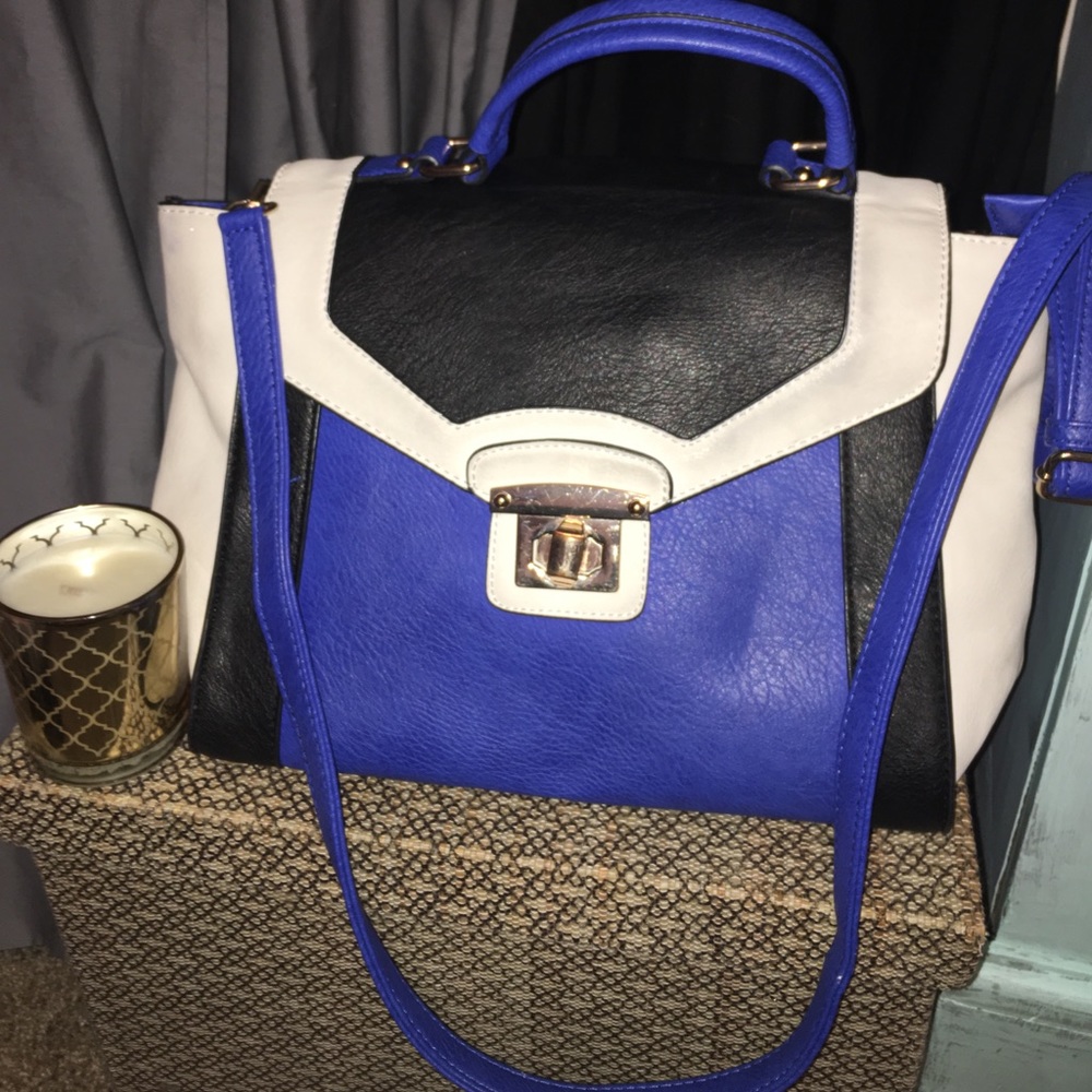 Used melie Bianco shoulder bag.