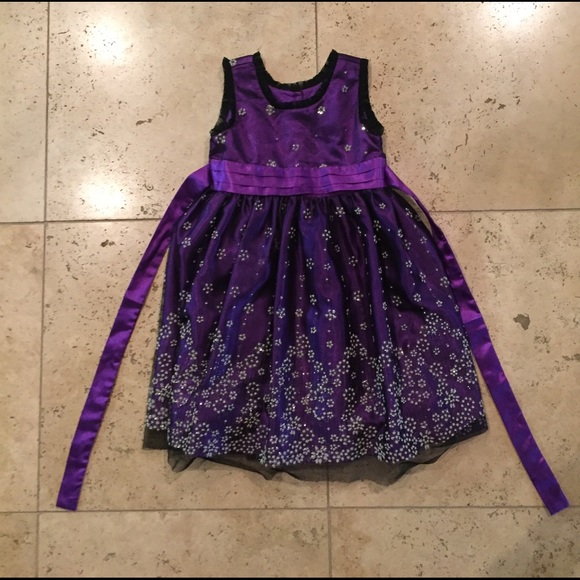 Too small - Picture 1 of 3