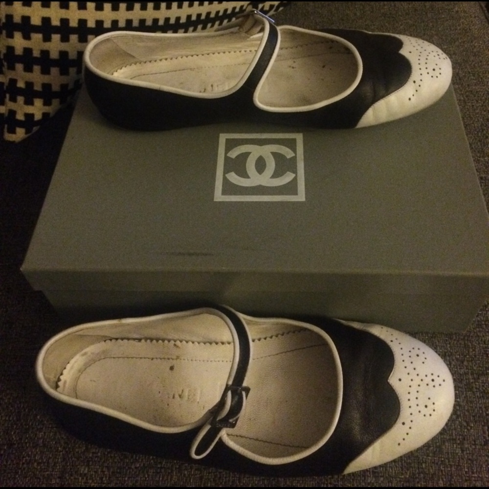 Chanel Black White Mary Jane Flats 39