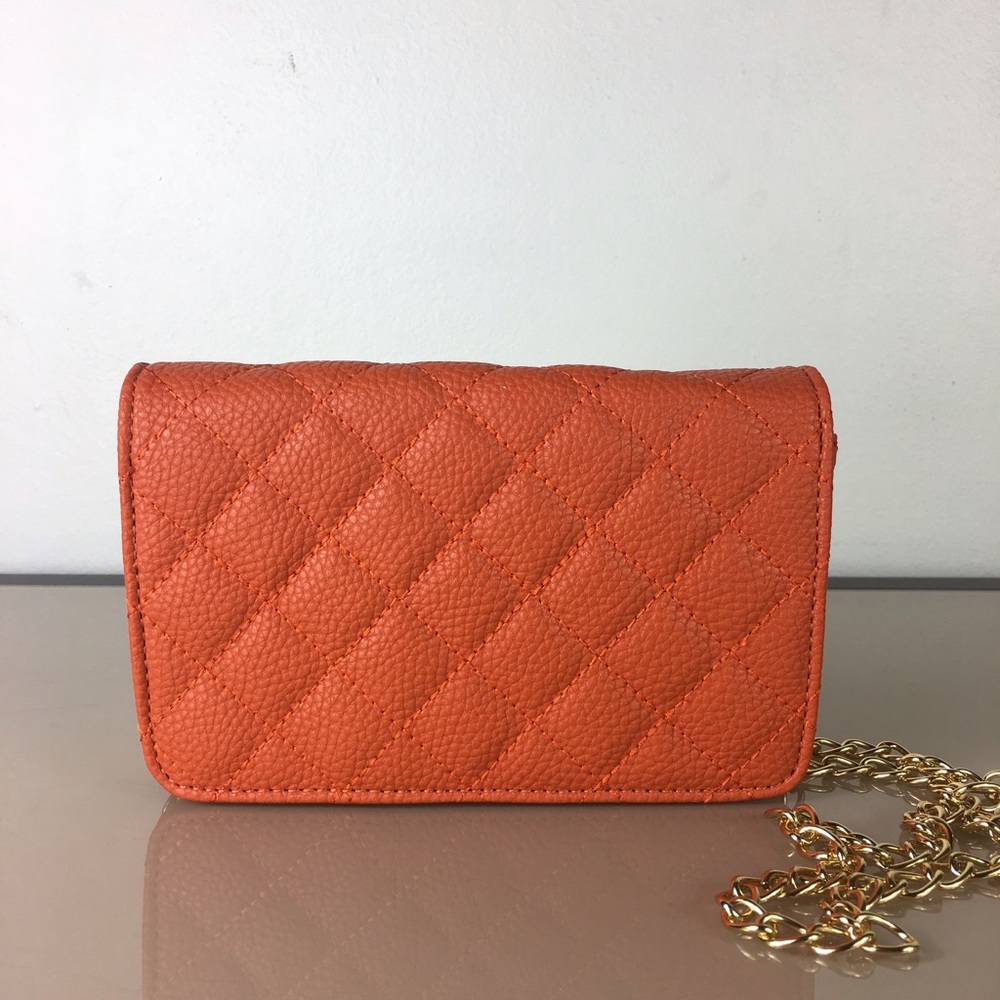 Sold 🖤BCBG Paris Mini Quilted Cross body - Picture 3 of 6