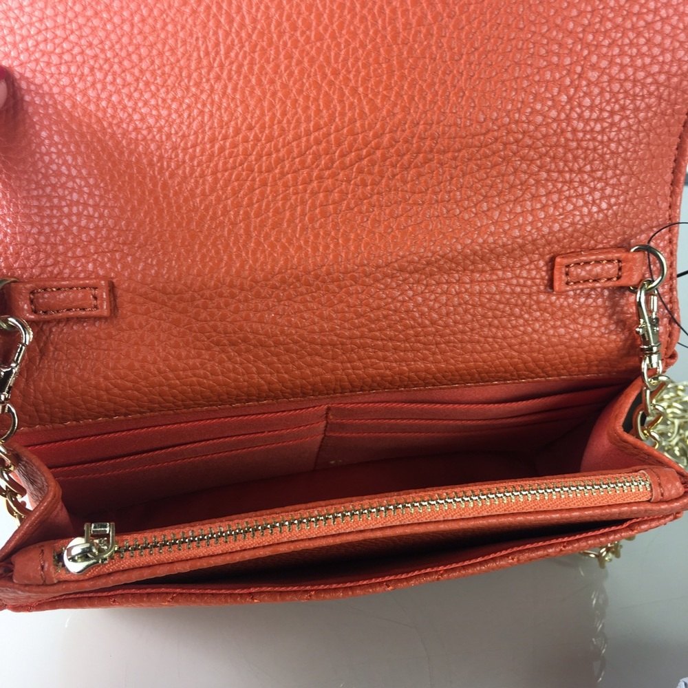 Sold 🖤BCBG Paris Mini Quilted Cross body - Picture 5 of 6