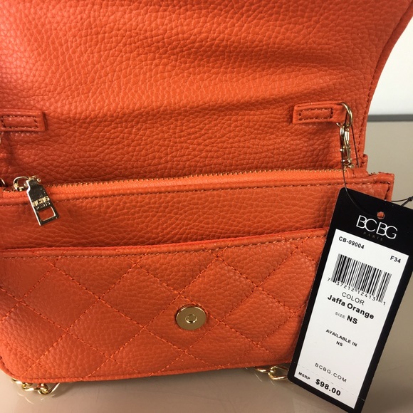 Sold 🖤BCBG Paris Mini Quilted Cross body - Picture 4 of 6