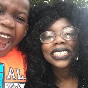 Meet your Posher, Alexis