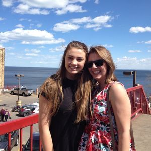 Meet your Posher, Leah