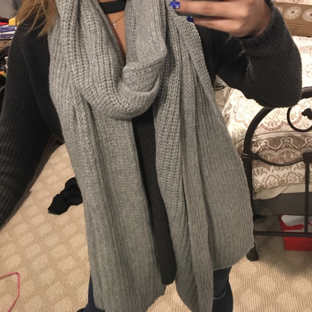 Grey scarf