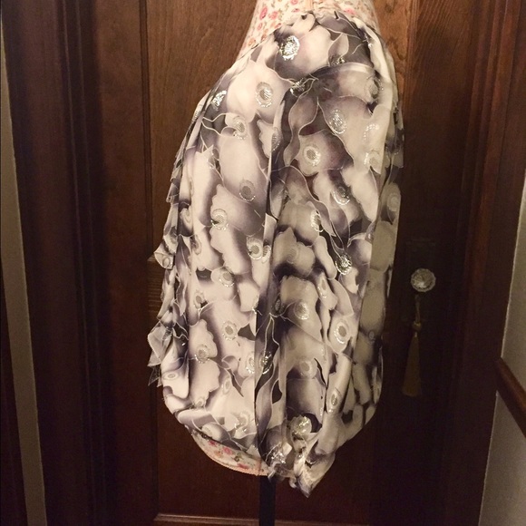 WHBM Sparkly 💍 Ruffle-Front  Blouse - Picture 3 of 7