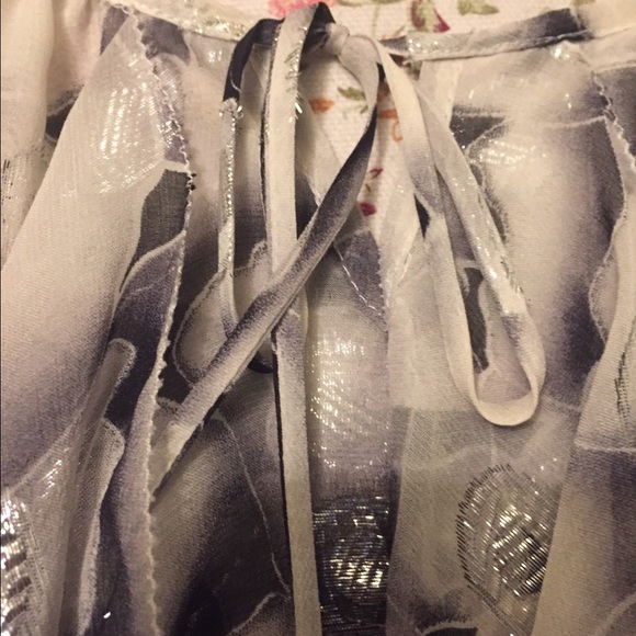 WHBM Sparkly 💍 Ruffle-Front  Blouse - Picture 2 of 7