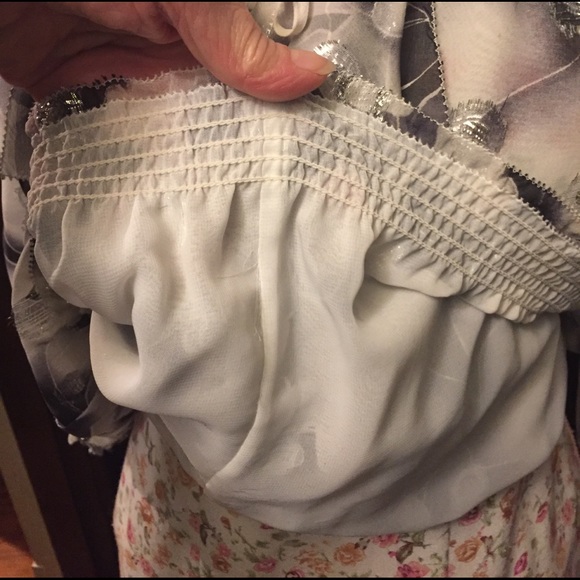 WHBM Sparkly 💍 Ruffle-Front  Blouse - Picture 6 of 7