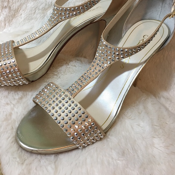 Gorgeous Gold Sparkly Shoes Sz 10 - Picture 2 of 4