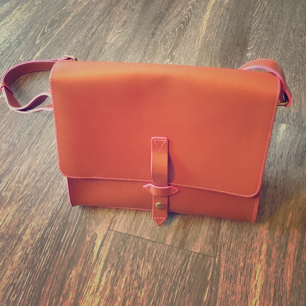 IIIBeCa Duane Street Messenger Bag