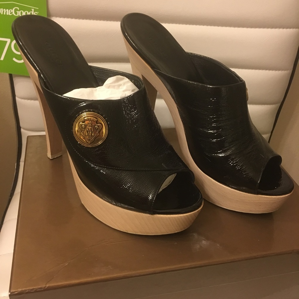 Gucci sandals
