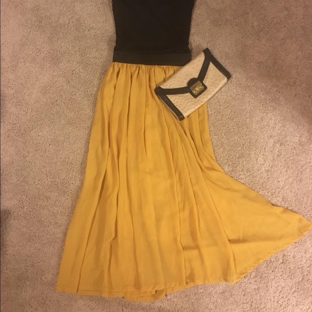 Yellow chiffon maxi skirt xsmall