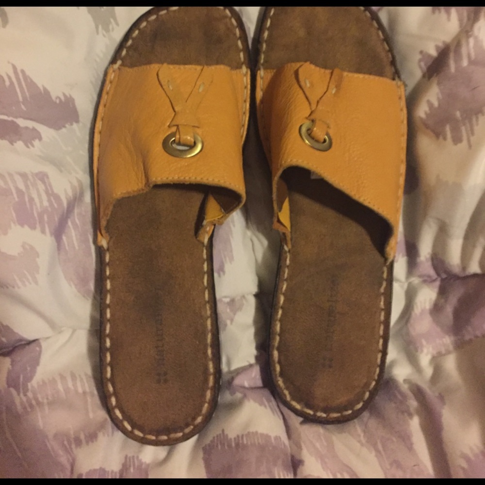 These are naturalizers. Comfort shoes