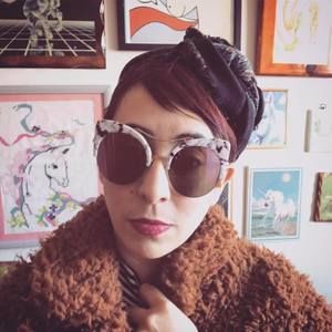 Meet your Posher, Caitlin