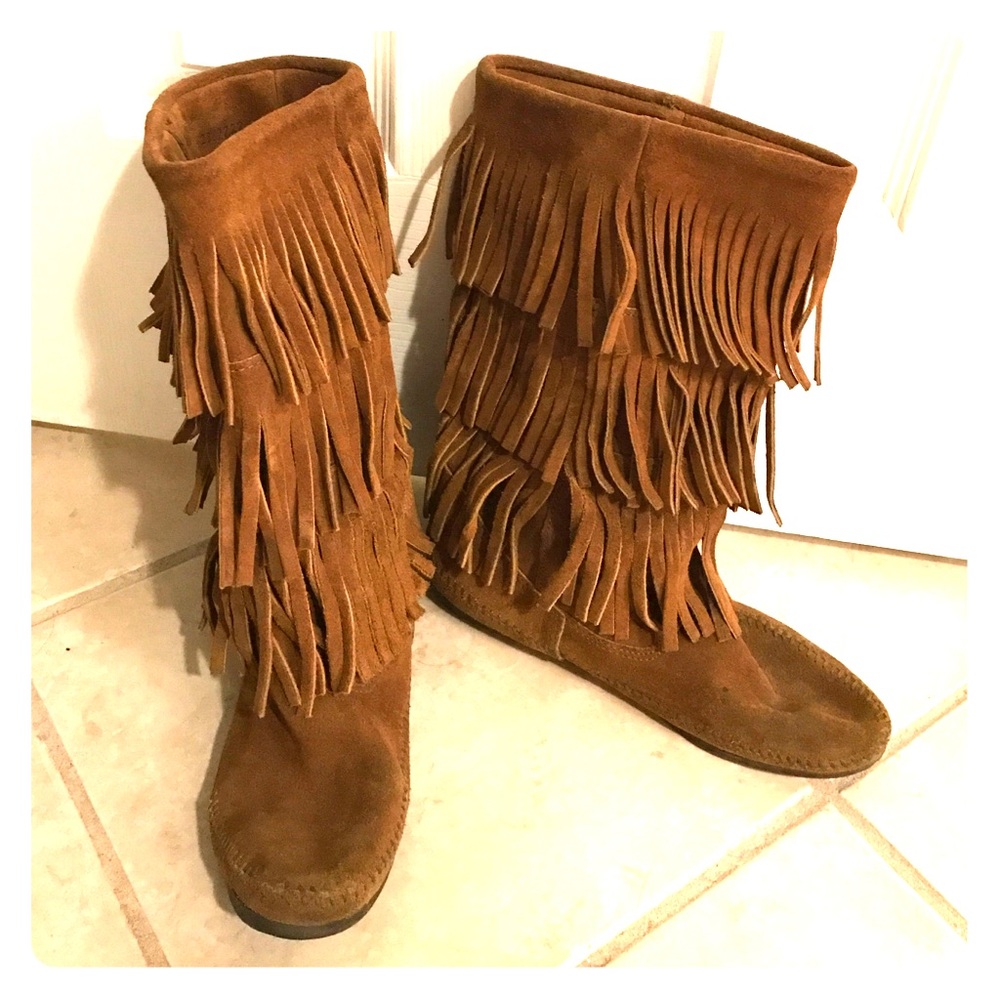 Minnetonka 3 Fringe Suede Boots