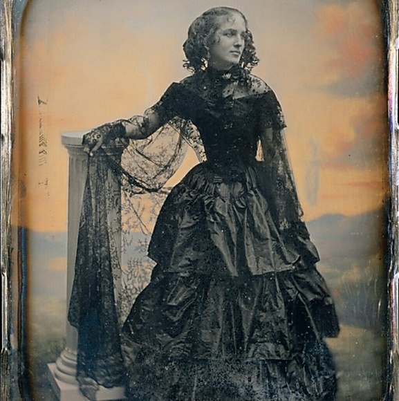 Meet your Seller/Buyer, Robyn - Picture 6 of 8