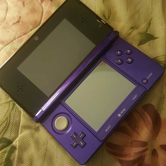 Purple 3ds - Picture 2 of 3