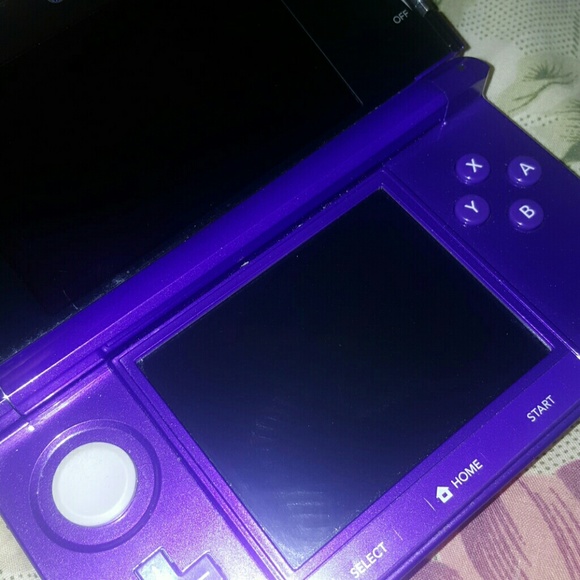 Purple 3ds - Picture 3 of 3