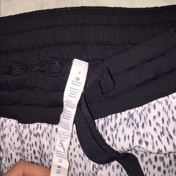 Lululemon "Hotty Hot Short" - Picture 3 of 4