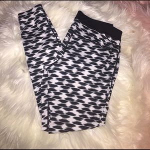 Nike dri fit legggins.