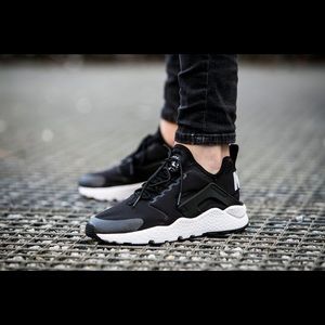 Nike Air Huarache Run Ultra Sneakers