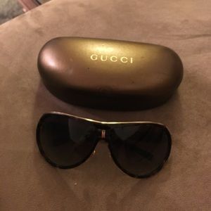 Authentic Gucci aviator Sunglasses