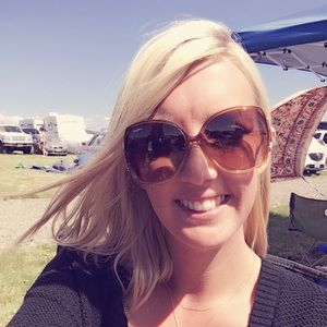 Meet your Posher, Victoria