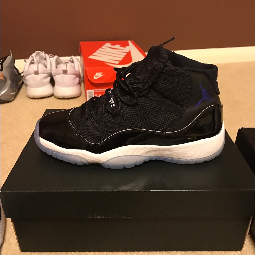 Jordan 11 Space Jam