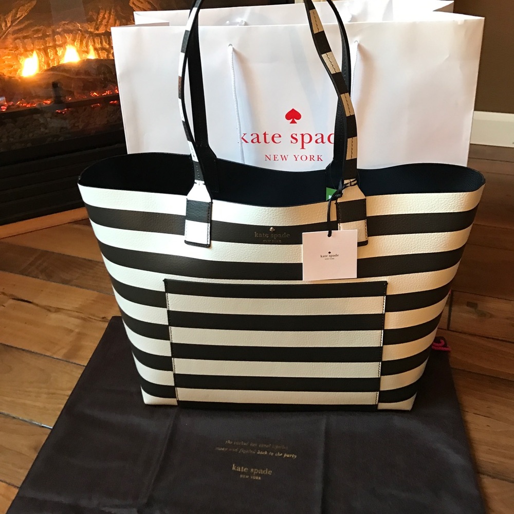❤SOLD❤Kate Spade Reversible Tote Large - Picture 1 of 8