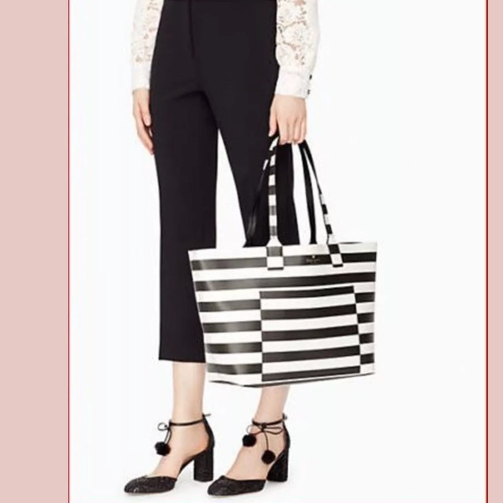 ❤SOLD❤Kate Spade Reversible Tote Large - Picture 2 of 8