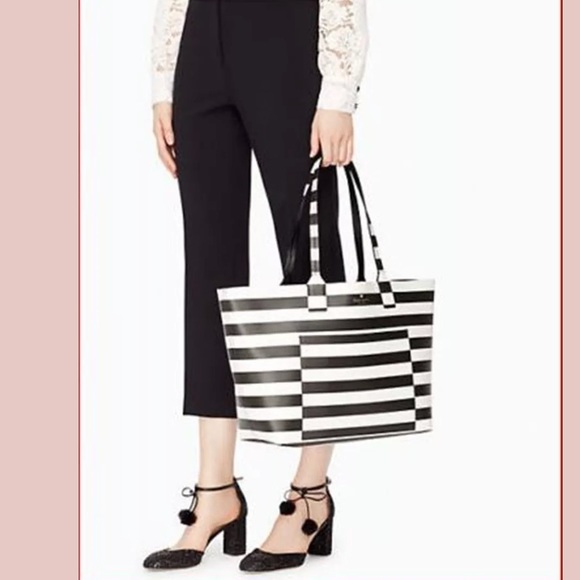 ❤SOLD❤Kate Spade Reversible Tote Large - Picture 2 of 8