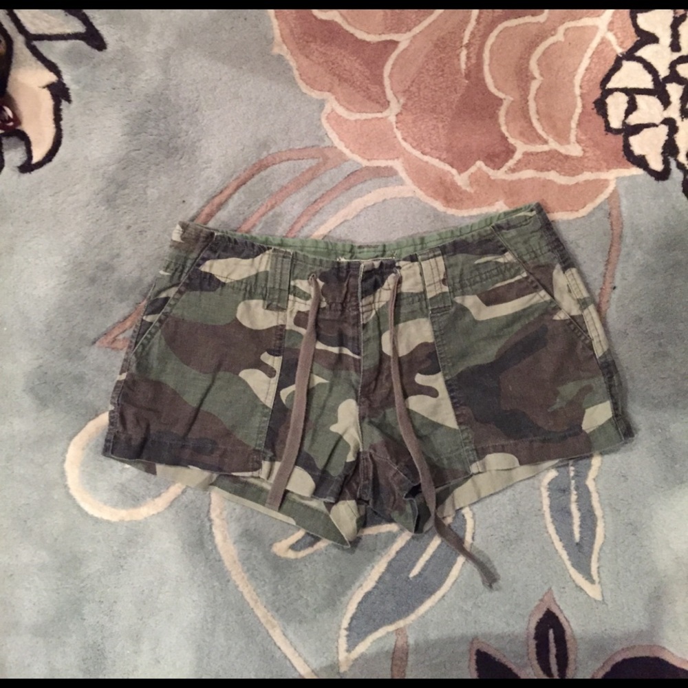 Camo Roxy shorts