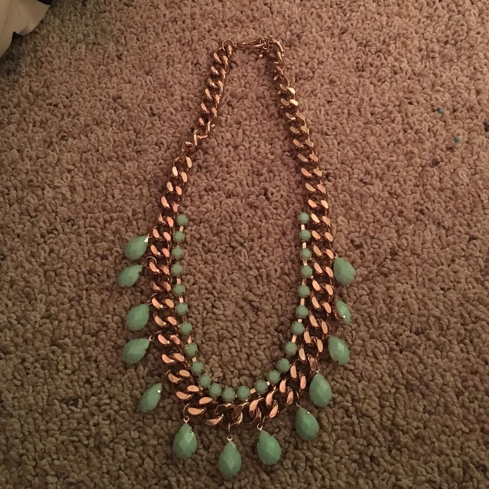 Green statement necklace