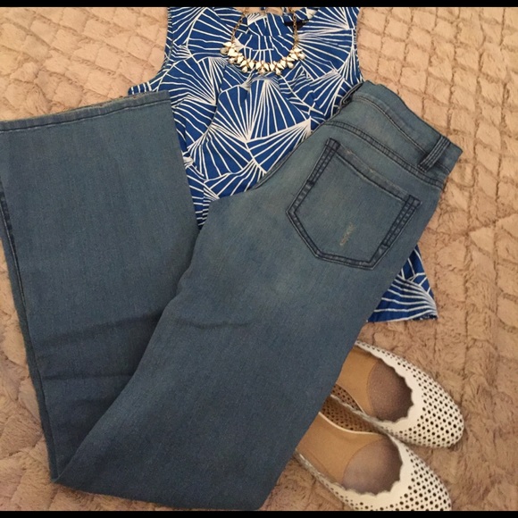 BCBG Maxazria Tanya Jeans, Size 26 - NWT - Picture 2 of 6