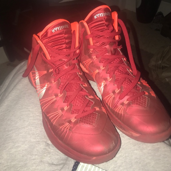 Athletic_Shoes