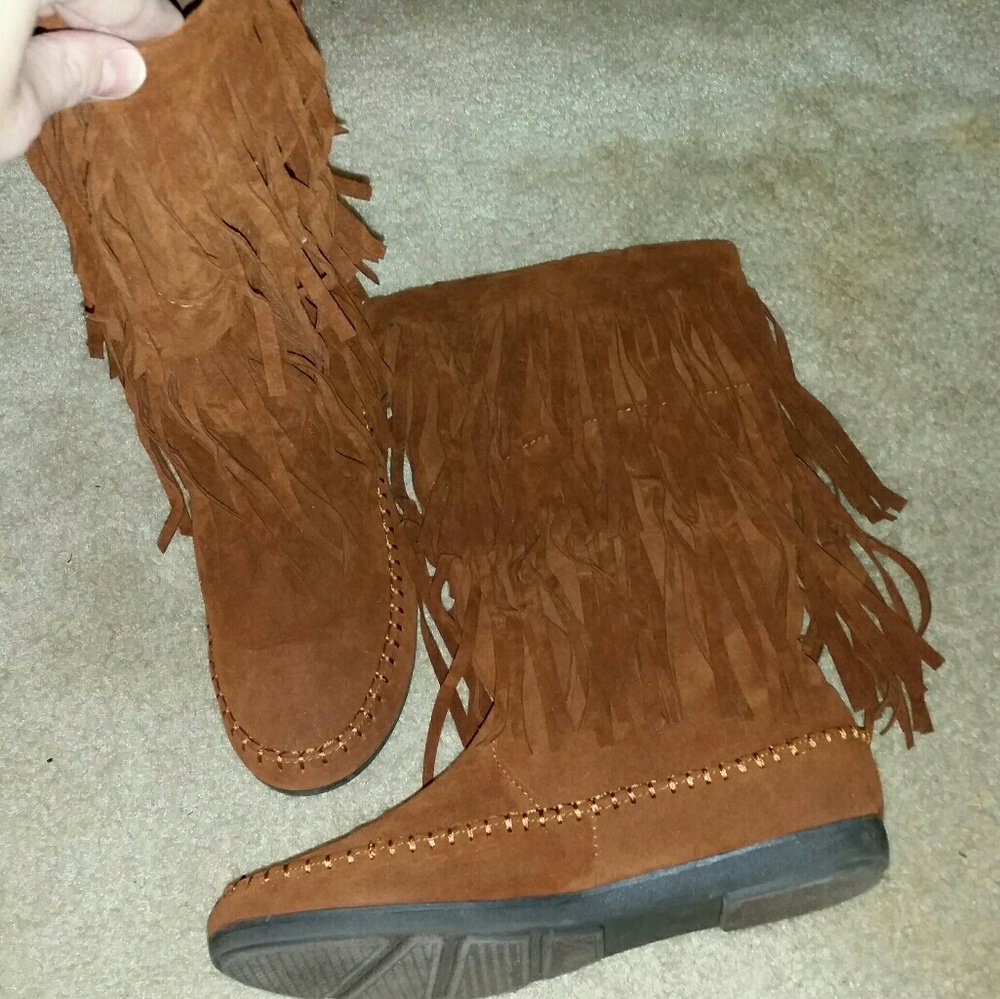 Fringe boots