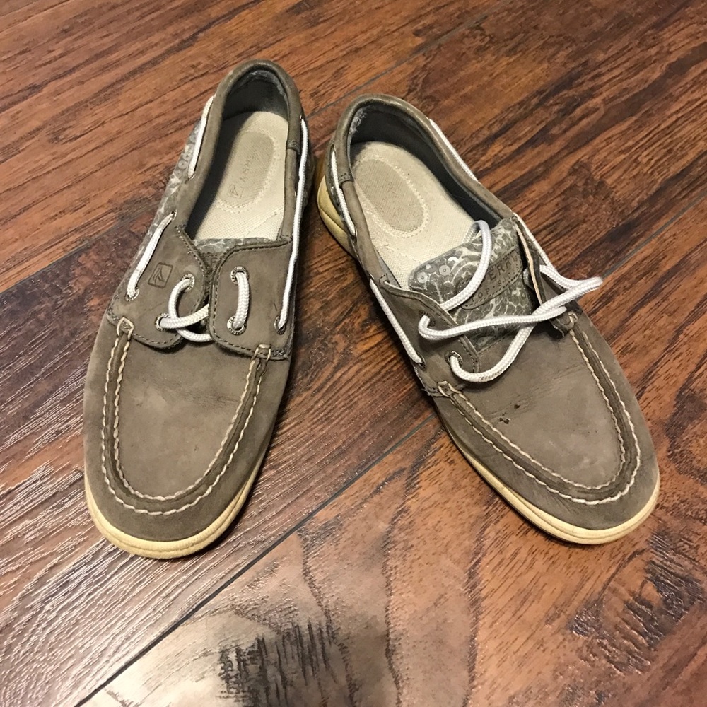 Gray sperrys