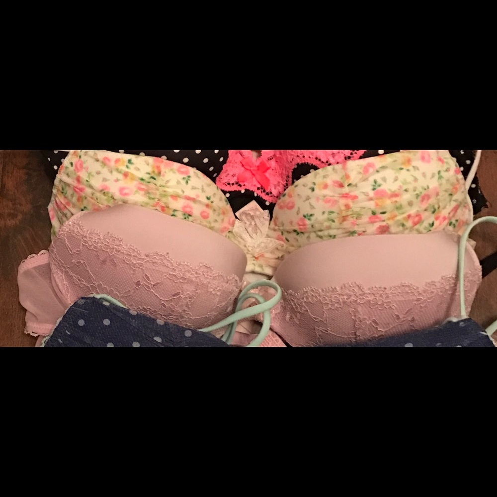 VS Demi bras