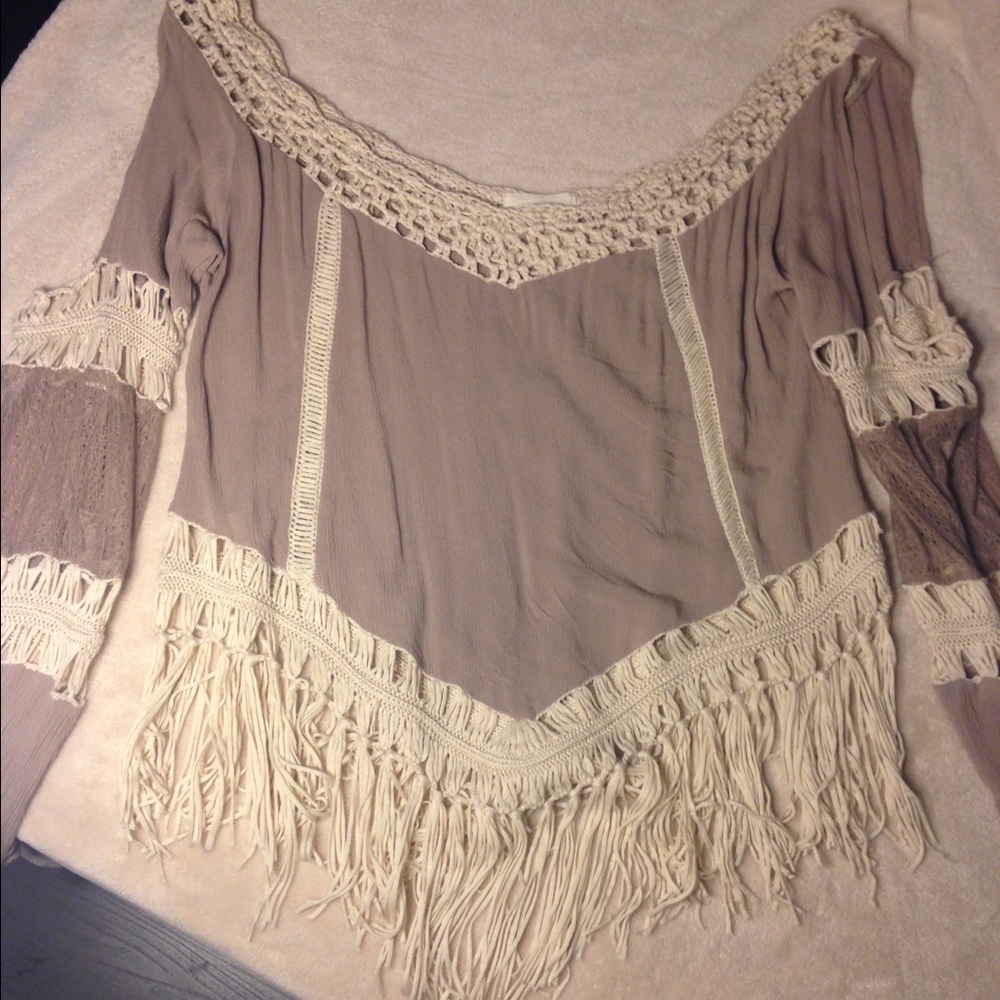 SALE⚡️⚡️Fringe shirt with lots of detail