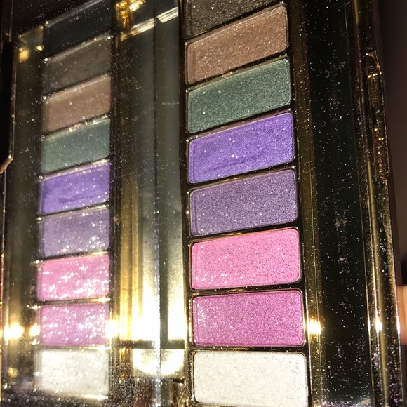 Makeup - Picture 5 of 7