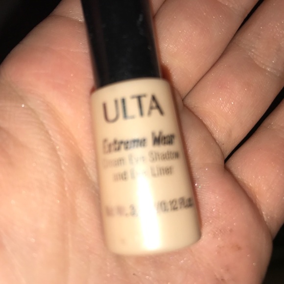 Makeup - Picture 6 of 7