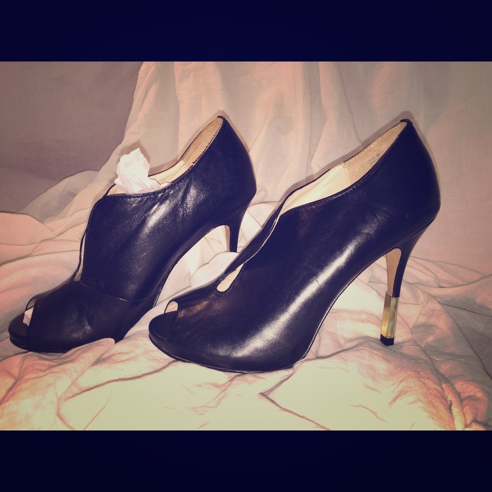 Pour La Victoire peep toe open-arch booties.