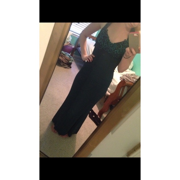 Gorgeous simple prom dress! - Picture 1 of 2