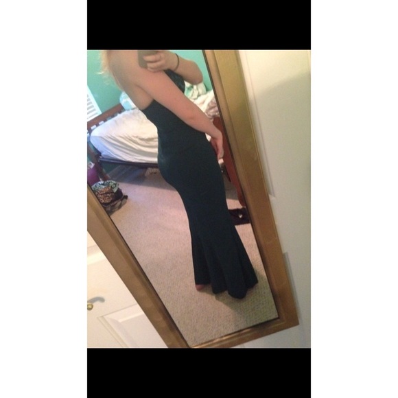 Gorgeous simple prom dress! - Picture 2 of 2