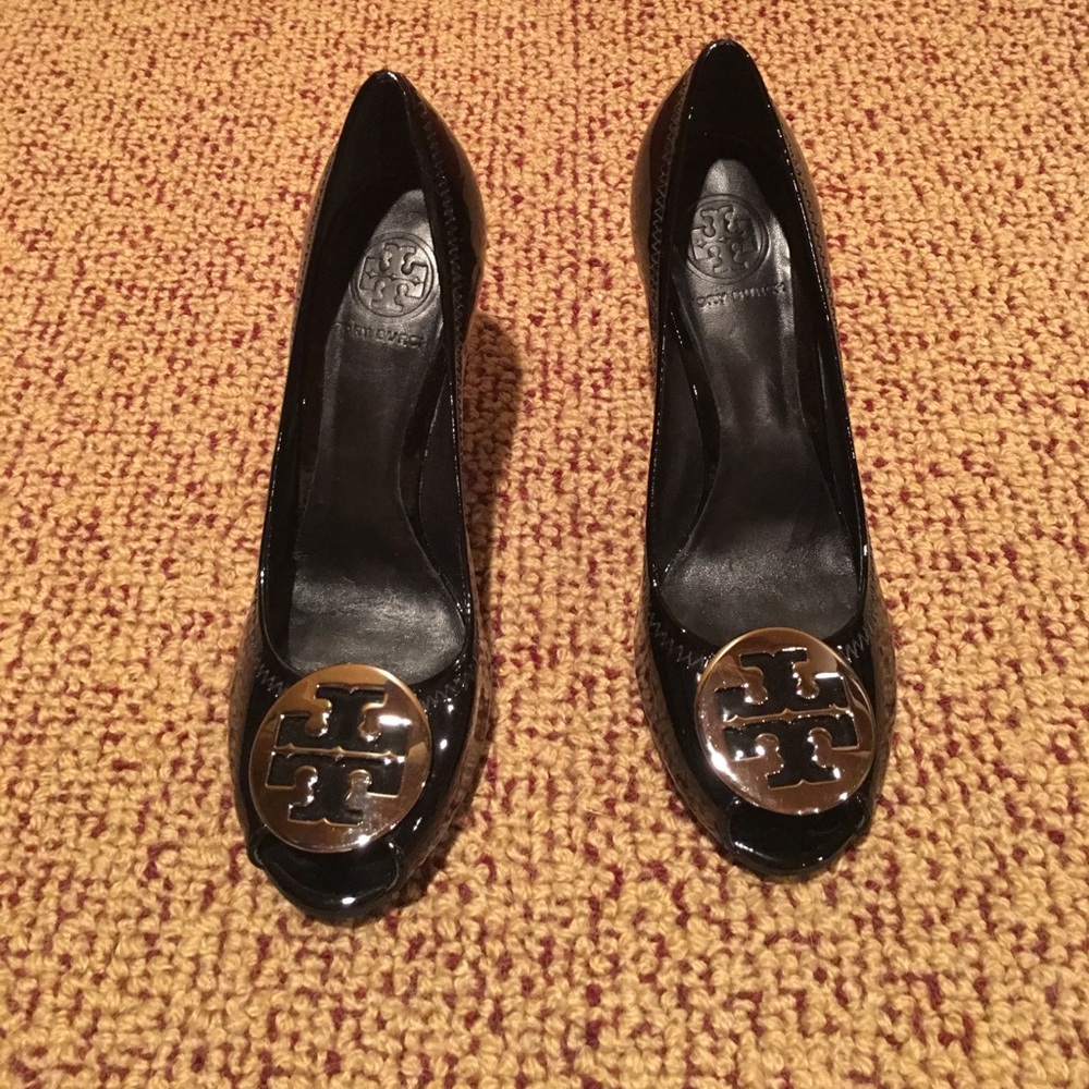 NWOT Tory burch peep toe shoes